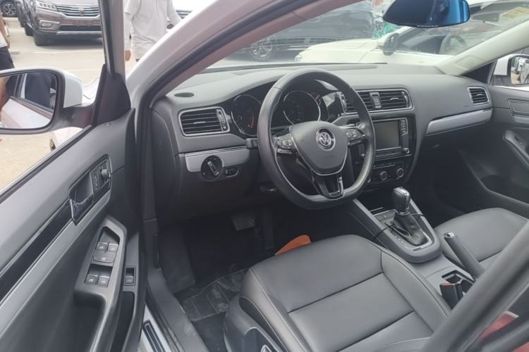 Used Volkswagen Sagitar 2018 280TSI DSG Ignite Edition Driver Seat