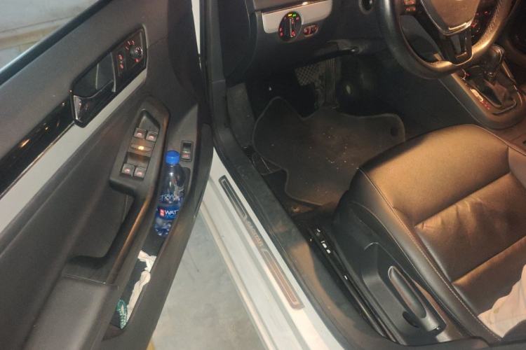 Used Volkswagen Sagitar 2018 180TSI DSG Prestige Edition Driver Seat