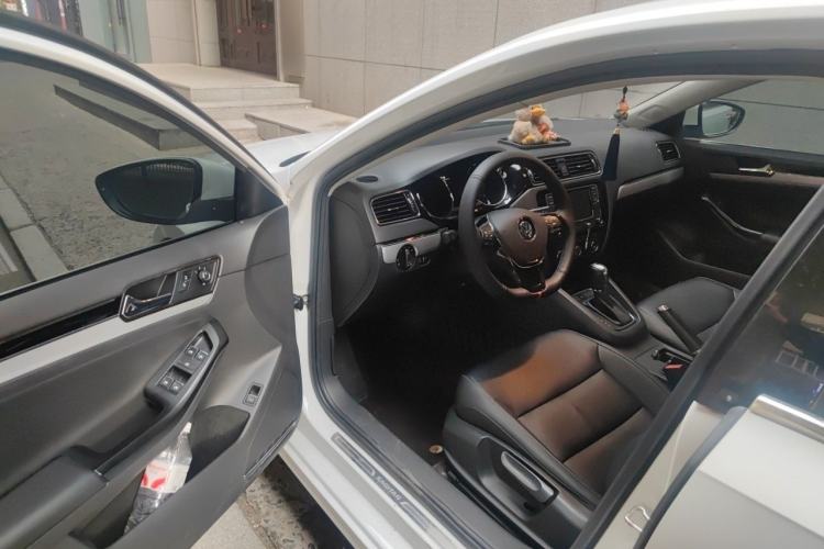 Used Volkswagen Sagitar 2018 180TSI DSG Prestige Edition Driver Seat