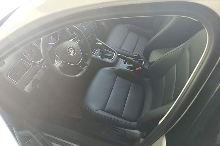 Used Volkswagen Sagitar 2018 180TSI DSG Prestige Edition Driver Seat