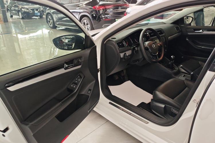 Used Volkswagen Sagitar 2018 1.6L Manual Comfort Model Driver Seat