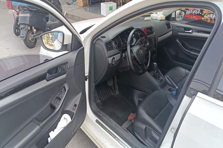 Used Volkswagen Sagitar 2018 280TSI DSG Comfort Model Driver Seat