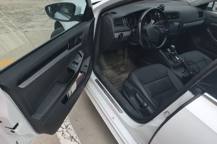 Used Volkswagen Sagitar 2018 280TSI DSG Ignite Edition Driver Seat