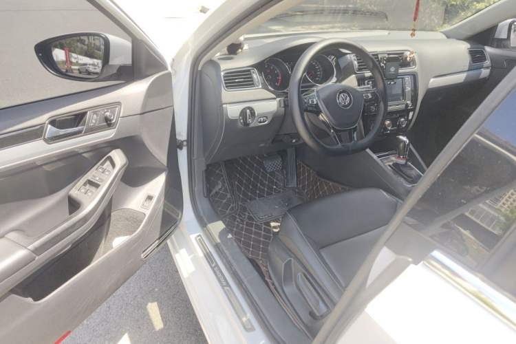 Used Volkswagen Sagitar 2018 280TSI DSG Comfort Model Driver Seat