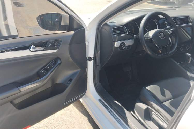 Used Volkswagen Sagitar 2018 1.6L Automatic Comfort Model Driver Seat
