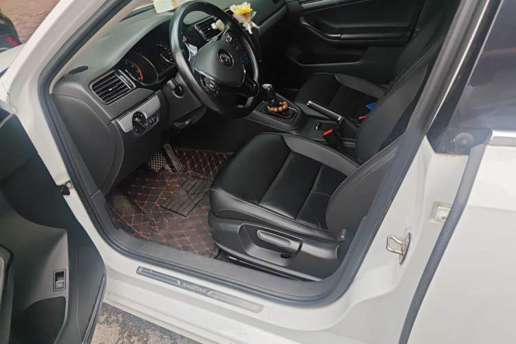 Used Volkswagen Sagitar 2018 1.6L Automatic Comfort Model Driver Seat