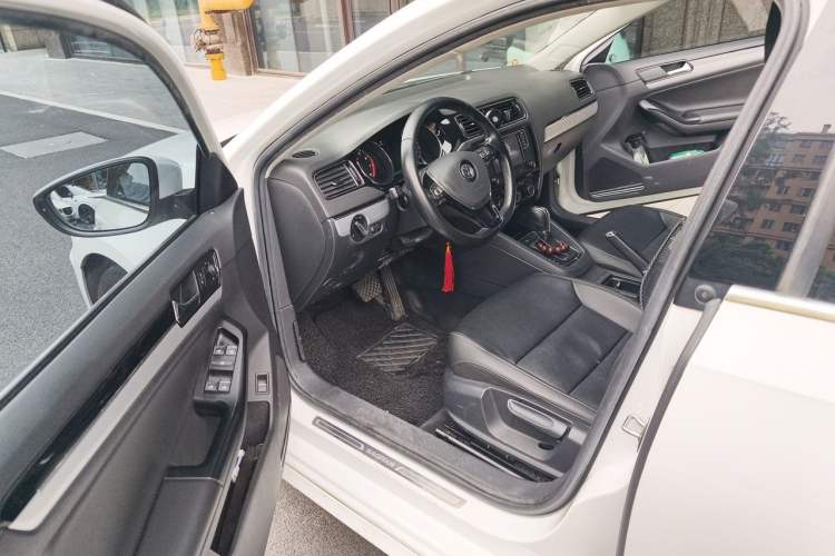 Used Volkswagen Sagitar 2018 280TSI DSG Ignite Edition Driver Seat