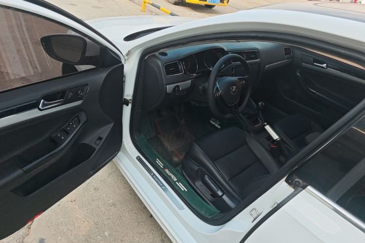 Used Volkswagen Sagitar 2018 1.6L Manual Comfort Model Driver Seat