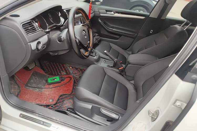 Used Volkswagen Sagitar 2018 180TSI DSG Prestige Edition Driver Seat