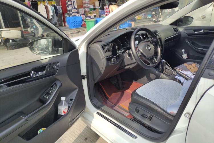 Used Volkswagen Sagitar 2018 280TSI DSG Luxury Model Driver Seat