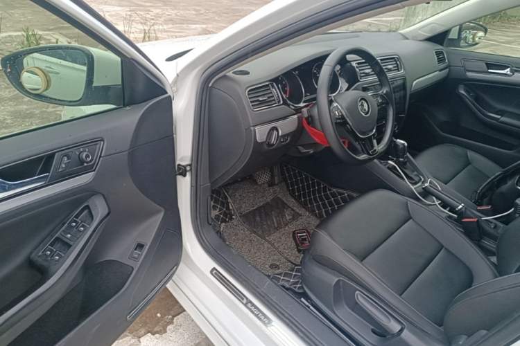 Used Volkswagen Sagitar 2018 280TSI DSG Ignite Edition Driver Seat