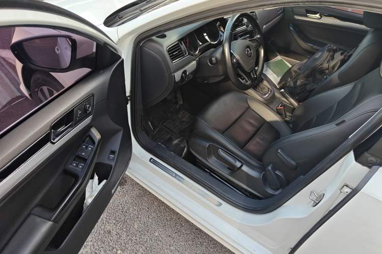Used Volkswagen Sagitar 2018 1.6L Automatic Comfort Model Driver Seat