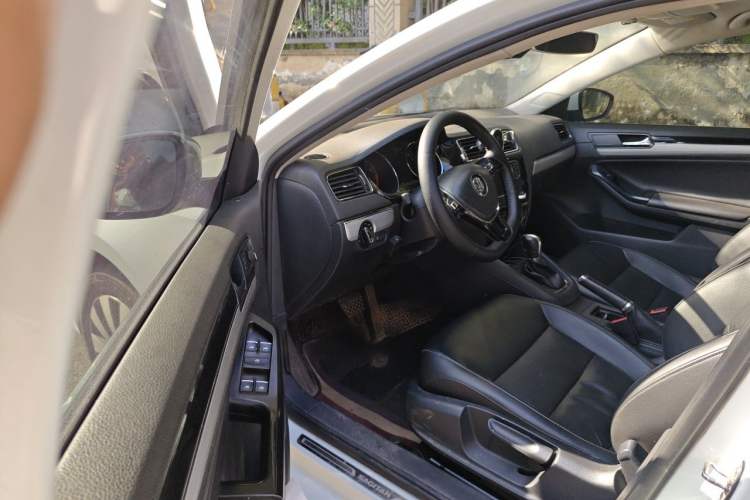 Used Volkswagen Sagitar 2018 1.6L Automatic Comfort Model Driver Seat