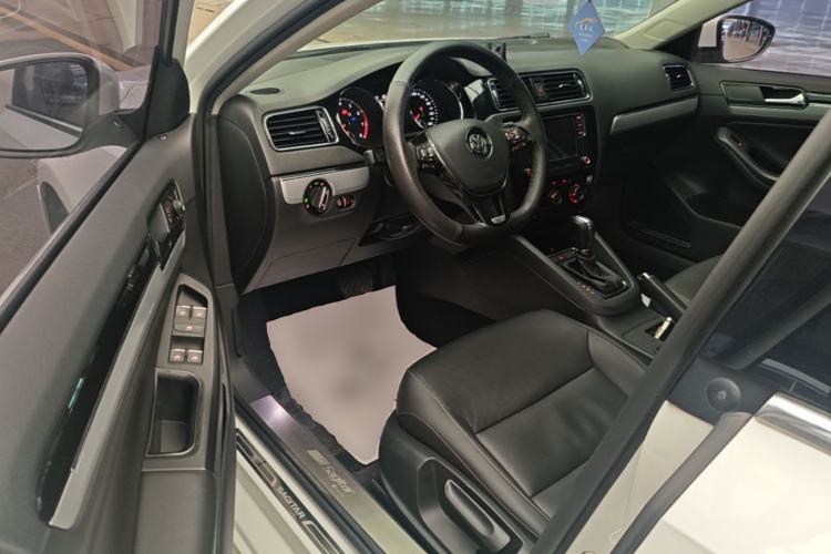 Used Volkswagen Sagitar 2018 280TSI DSG Comfort Model Driver Seat