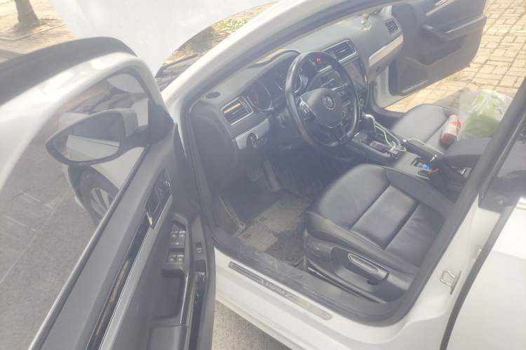 Used Volkswagen Sagitar 2018 1.6L Automatic Comfort Model Driver Seat