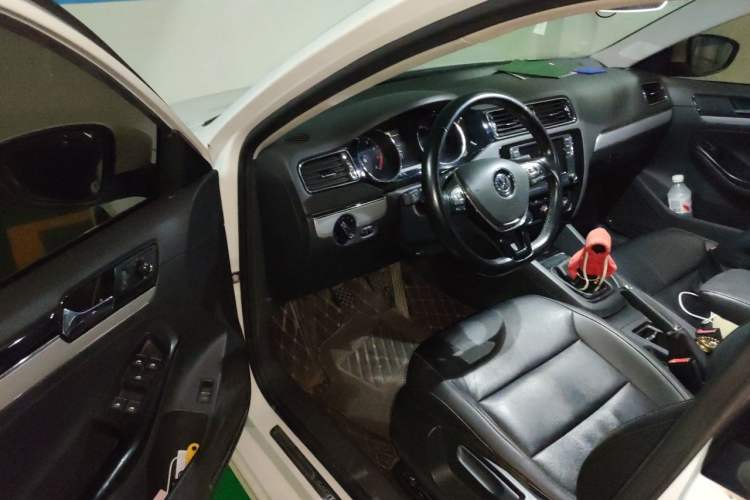 Used Volkswagen Sagitar 2018 1.6L Manual Comfort Model Driver Seat