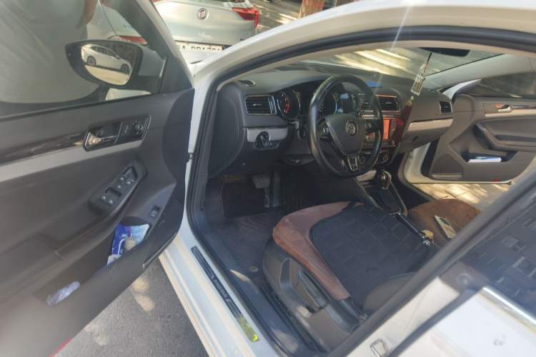 Used Volkswagen Sagitar 2018 1.6L Automatic Comfort Model Driver Seat