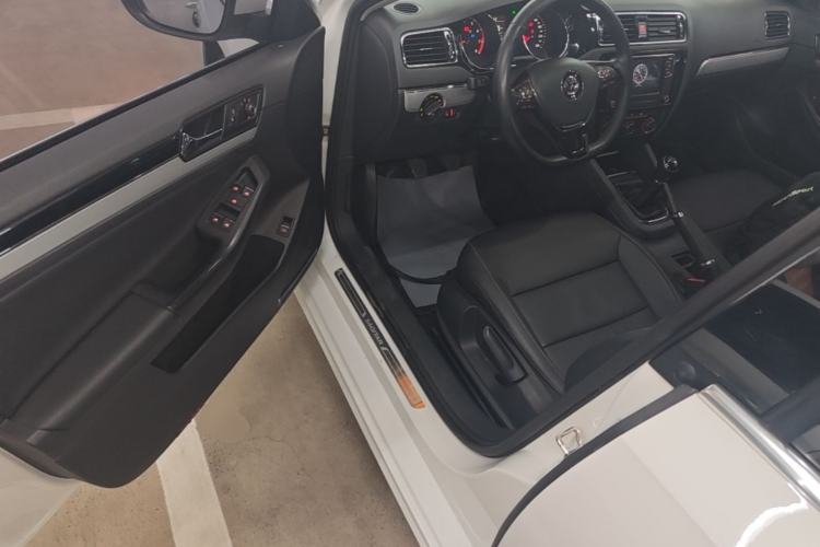 Used Volkswagen Sagitar 2018 1.6L Manual Comfort Model Driver Seat