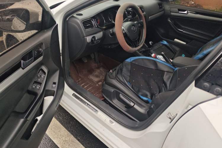 Used Volkswagen Sagitar 2018 1.6L Manual Comfort Model Driver Seat