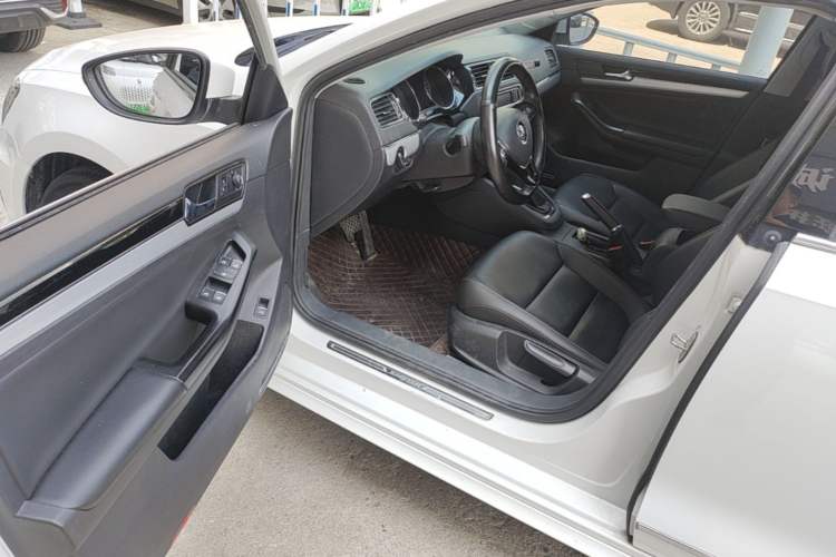 Used Volkswagen Sagitar 2018 280TSI DSG Ignite Edition Driver Seat