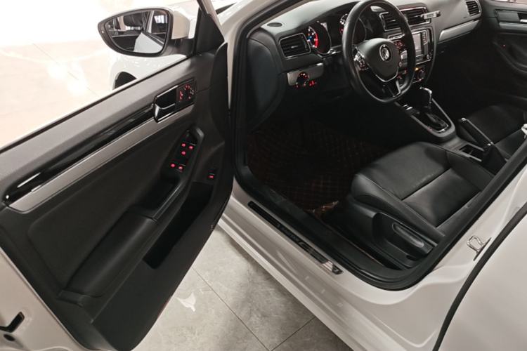 Used Volkswagen Sagitar 2018 1.6L Automatic Comfort Model Driver Seat