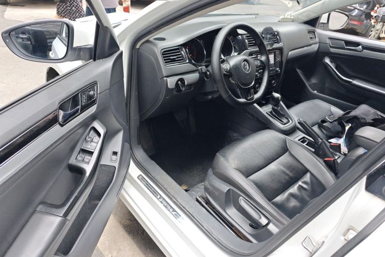 Used Volkswagen Sagitar 2018 1.6L Automatic Comfort Model Driver Seat