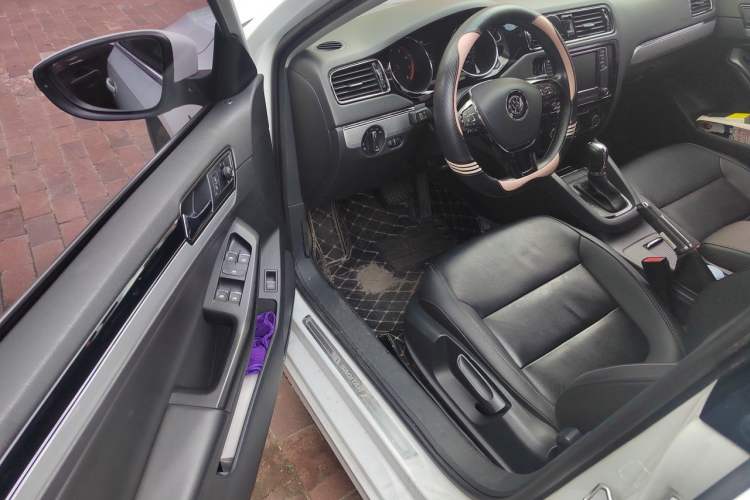 Used Volkswagen Sagitar 2018 1.6L Automatic Comfort Model Driver Seat