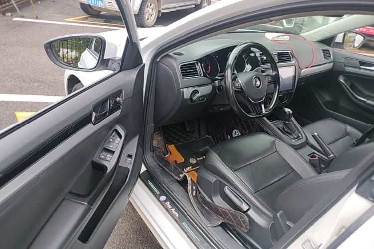 Used Volkswagen Sagitar 2018 180TSI DSG Prestige Edition Driver Seat