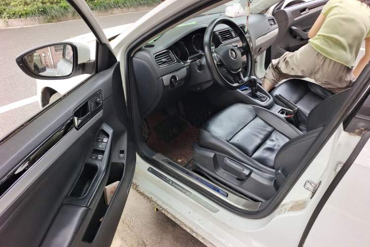 Used Volkswagen Sagitar 2018 280TSI DSG Comfort Model Driver Seat