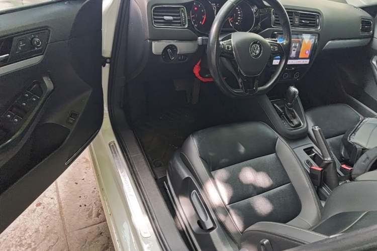 Used Volkswagen Sagitar 2018 180TSI DSG Prestige Edition Driver Seat