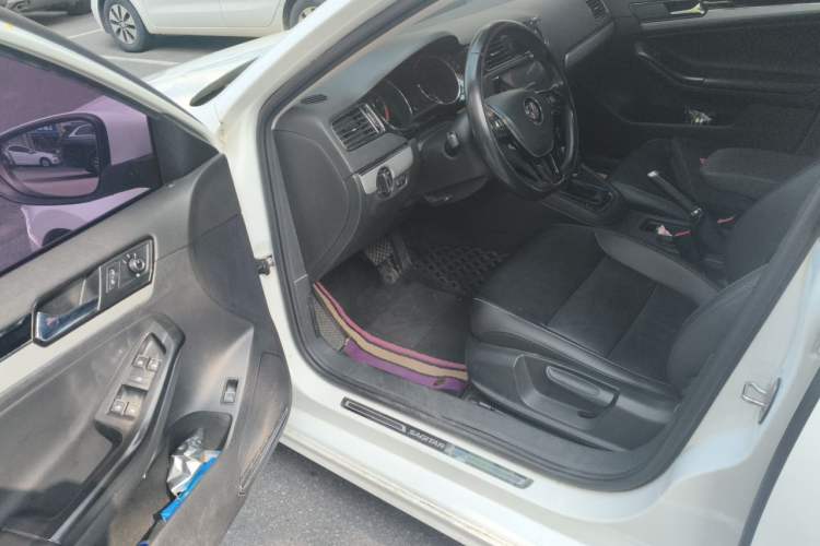 Used Volkswagen Sagitar 2018 180TSI DSG Prestige Edition Driver Seat