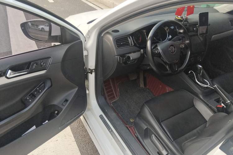 Used Volkswagen Sagitar 2018 280TSI DSG Ignite Edition Driver Seat