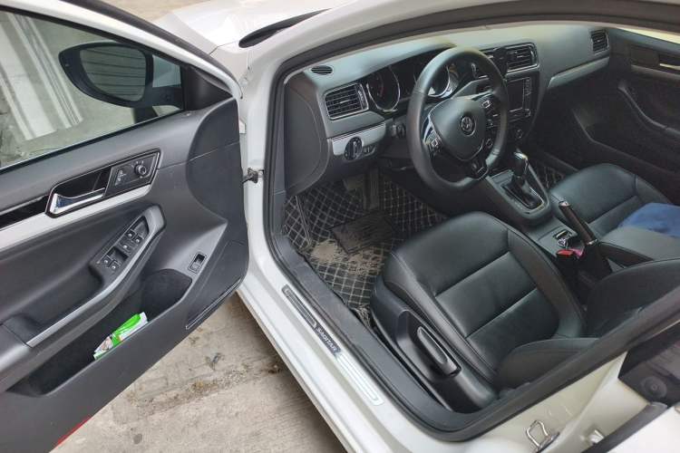 Used Volkswagen Sagitar 2018 1.6L Automatic Comfort Model Driver Seat