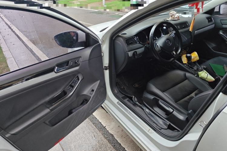 Used Volkswagen Sagitar 2018 1.6L Automatic Comfort Model Driver Seat