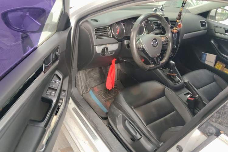 Used Volkswagen Sagitar 2018 280TSI DSG Ignite Edition Driver Seat