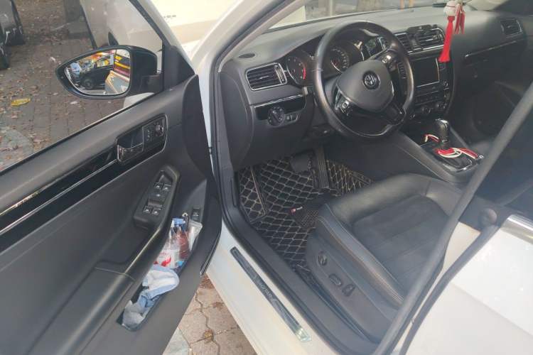 Used Volkswagen Sagitar 2018 280TSI DSG Luxury Model Driver Seat