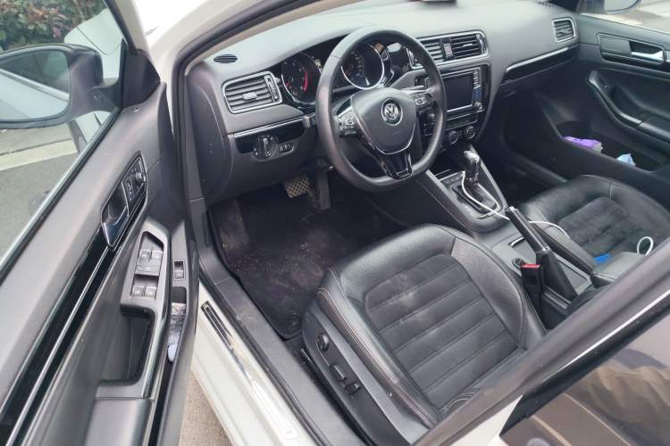 Used Volkswagen Sagitar 2018 280TSI DSG Luxury Model Driver Seat