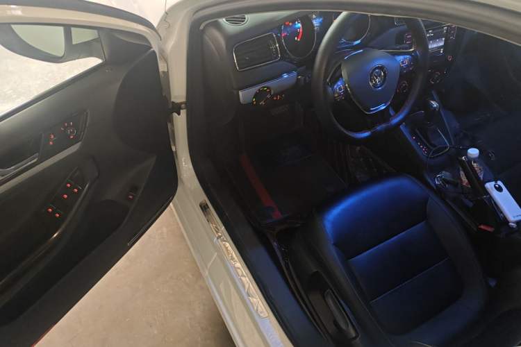 Used Volkswagen Sagitar 2018 1.6L Automatic Comfort Model Driver Seat