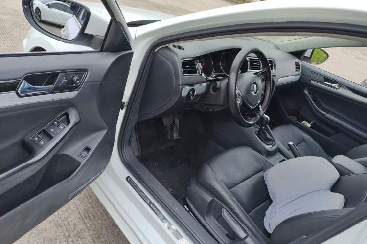 Used Volkswagen Sagitar 2018 280TSI DSG Ignite Edition Driver Seat