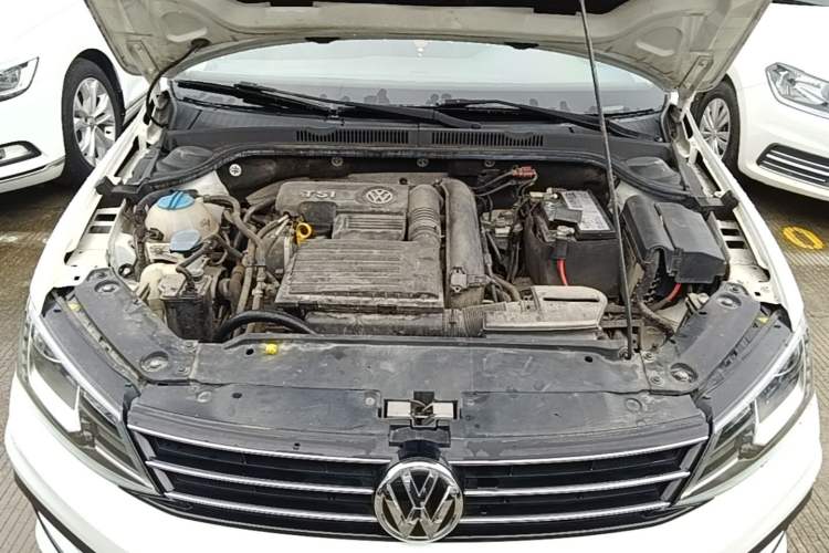 Used Volkswagen Sagitar 2018 280TSI DSG Ignite Edition Engine Bay