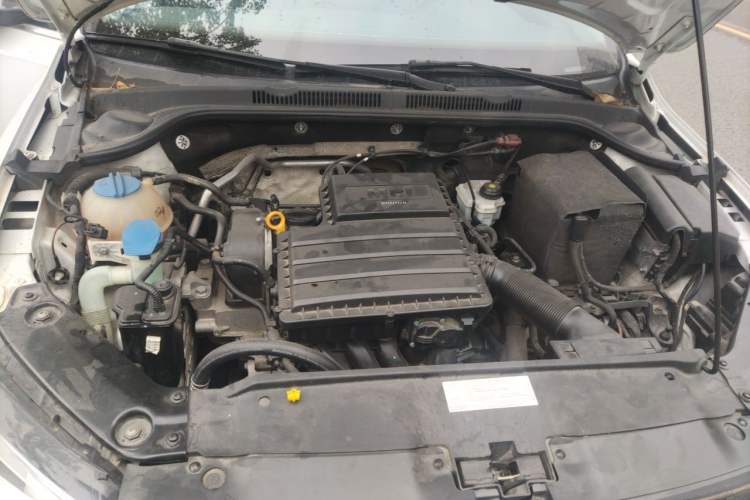 Used Volkswagen Sagitar 2018 1.6L Manual Comfort Model Engine Bay