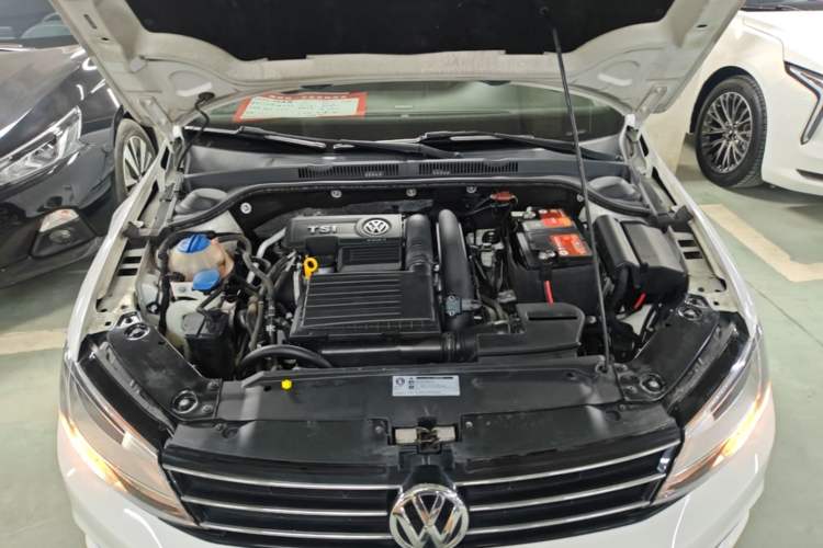 Used Volkswagen Sagitar 2018 180TSI DSG Prestige Edition Engine Bay