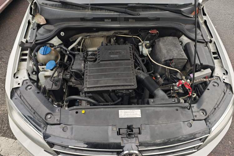 Used Volkswagen Sagitar 2018 1.6L Manual Comfort Model Engine Bay