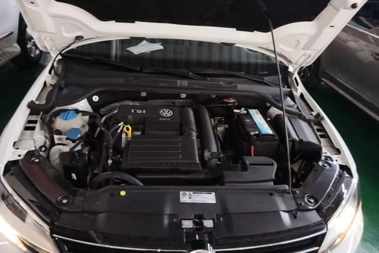 Used Volkswagen Sagitar 2018 180TSI DSG Prestige Edition Engine Bay