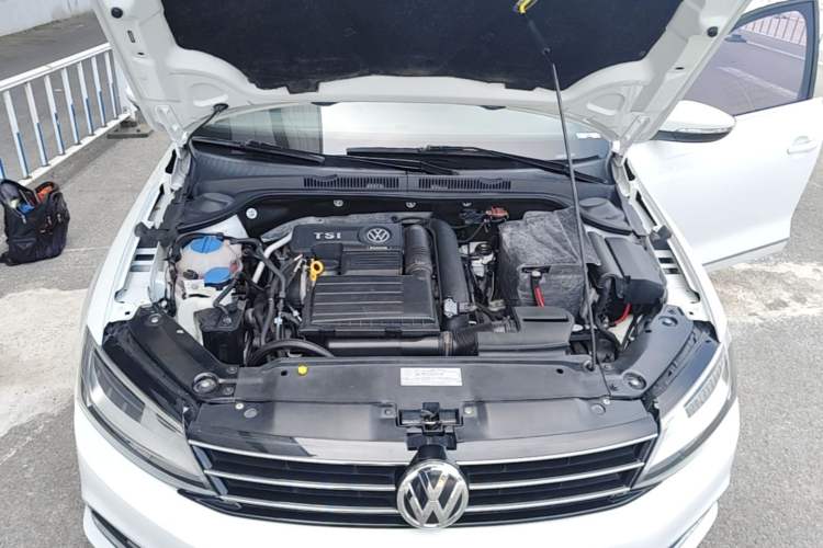 Used Volkswagen Sagitar 2018 180TSI DSG Prestige Edition Engine Bay