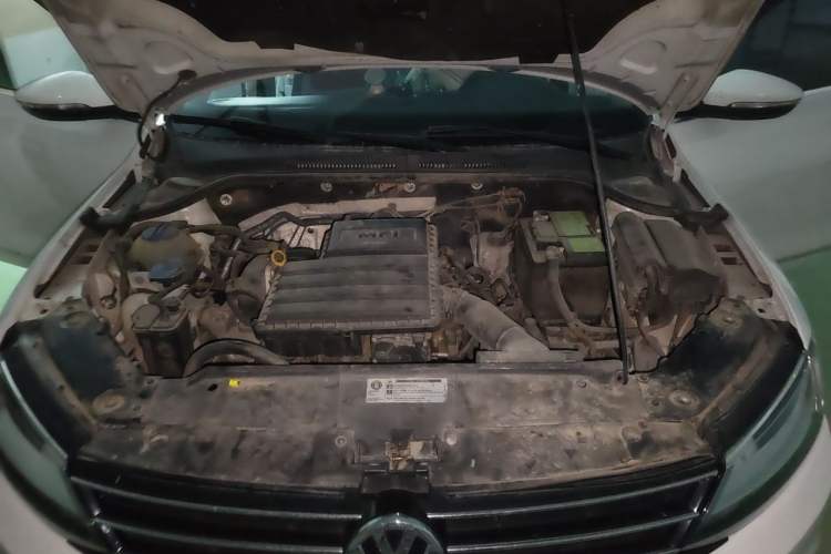 Used Volkswagen Sagitar 2018 1.6L Manual Comfort Model Engine Bay
