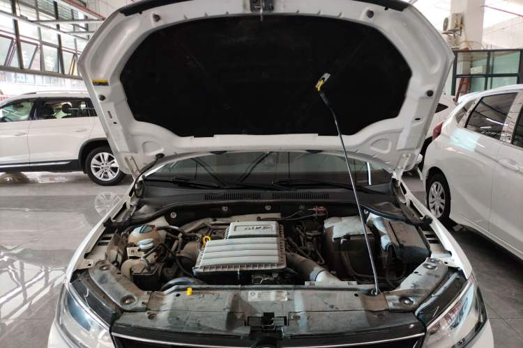 Used Volkswagen Sagitar 2018 1.6L Automatic Comfort Model Engine Bay