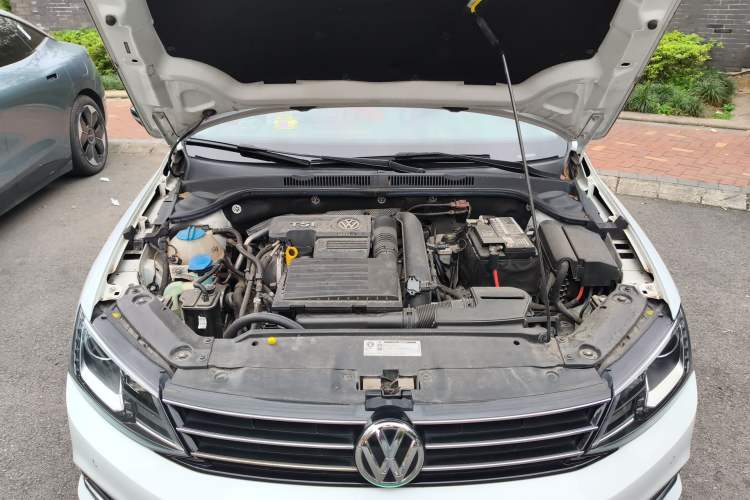 Used Volkswagen Sagitar 2018 280TSI DSG Luxury Model Engine Bay