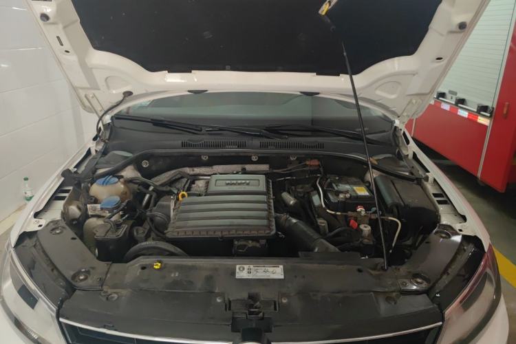 Used Volkswagen Sagitar 2018 1.6L Automatic Fashion Model Engine Bay