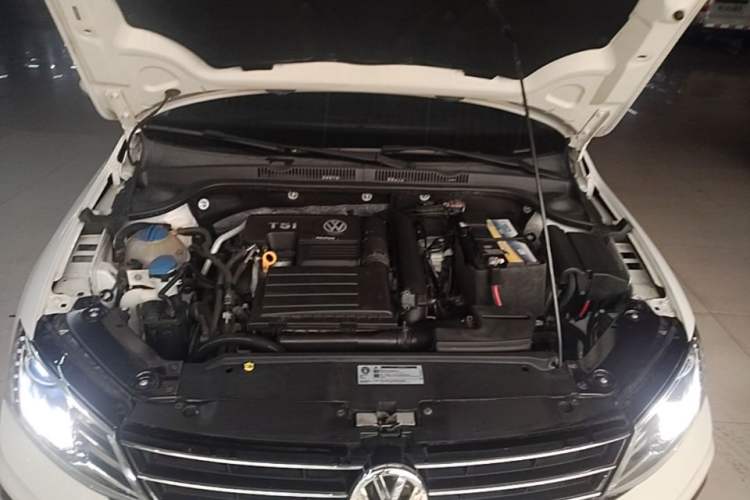 Used Volkswagen Sagitar 2018 280TSI DSG Ignite Edition Engine Bay